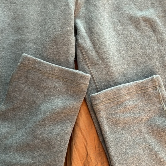 Women’s Lululemon Fleece leggings. Size 6 - Picture 2 of 5